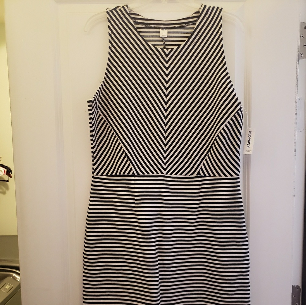 Old navy womens dress large NEW WITH TAGS